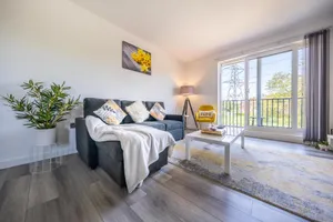 Image of Ash View Place 4 -heathrow - Thorpe Park - Free Parking