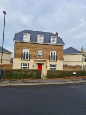Image of Swindon 6 deluxe doubles 2 with en suite in large house - No Pets