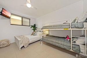 Image of Yeppoon CBD furnished apartment with pool!