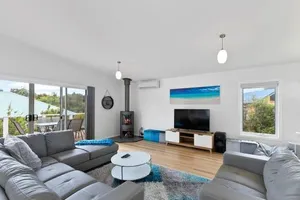 Image of Charlie’s Beach House 1Block to Beach Pet Friendly
