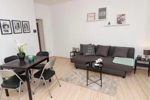 Image of Beautiful 2-bedroom apartment near Schönbrunn