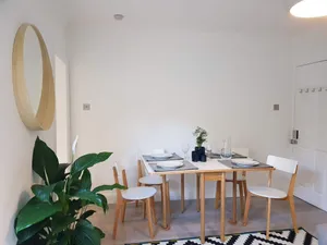 Image of House & Garden Parking Central Reading 8 Guests