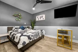 Image of Charming Downtown Studio - Ideal Location for Exploring Houston