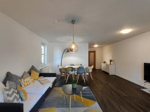 Image of 85qm, 4 bedroom, parking, King-Bed, Wifi, Netflix