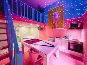 Image of Funky House SPA - Jacuzzi - Salle de cinéma & Netflix - Billard - Nintendo switch & jeux