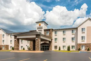 Image of HOLIDAY INN EXPRESS & SUITES