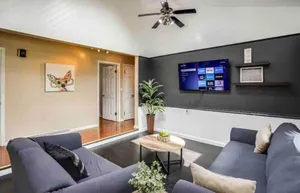 Image of Enjoyable Home by Airport and Downtown