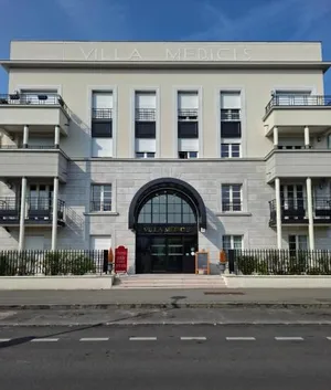 Image of Villa Médicis Versailles Saint-Cyr-l'Ecole