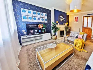 Image of Noknokstay-Highstone House,4 Bedrooms, Garden with Parking, Great for Longer Stay