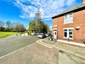 Image of Huge serviced Apartment with FREE PARKING