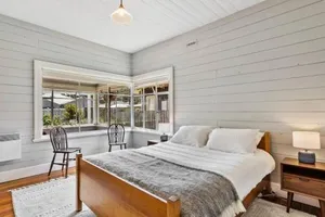 Image of 'Balmoral Cottage' A Kingston Beach Escape
