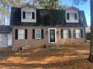 Image of Renovated 3bedroom 2.5bath 2 story house w/ garage