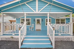 Image of Blue Bungalow In Houston Heights! Walkable to Popular Bars
