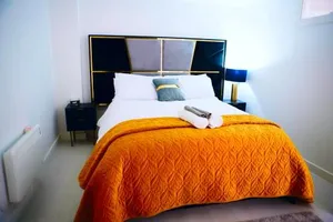 Image of Perfect 1 Bed Apartment Sleeps 5 1 Kingsize bed 1 double Sofabed One Single Mattress Free Parking Wifi good transport network shopping Holiday Makers Families Contractors in North London
