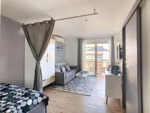 Image of STUDIO 3mn A PIED DE LA PLAGE AVEC TERRASSE