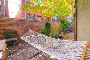 Image of The Pineapple Old Town Alexandria Studio!