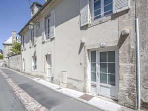 Image of Large comfortable apartment in Bayeux, 9km from the beach