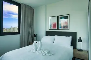 Image of Stylish 1 BR CBD Apt-Pool-Gym-Sauna-Steam Room