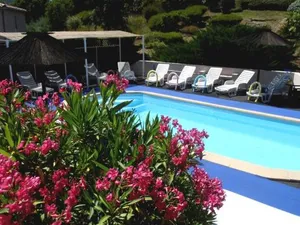Image of 15mn de Cannes, Villa la Soleiade , Gite ,Lodge , type T2, clim, piscine, parking au Lac de Saint-Cassien VAR