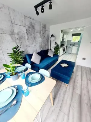 Image of Spacious 5bed house, FREE parking, NO PARTY !