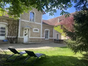 Image of LES DOUVES, charmante dépendance du château