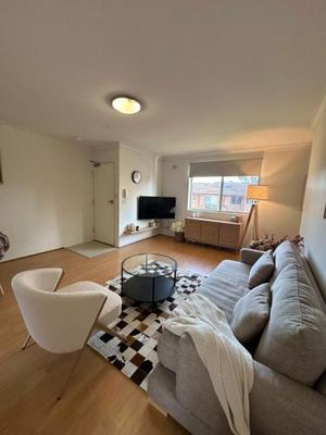 Image of Cute & Light-filled Apartment - near Liverpool CBD