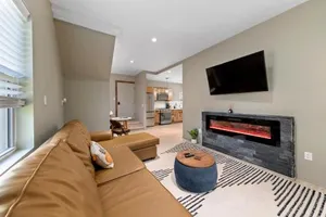 Image of Modern Home &Cozy