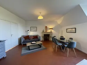 Image of Appartement spacieux au Château avec parc arboré, proche de Villeneuve sur Allier, pour 6 pers., WiFi - FR-1-489-73