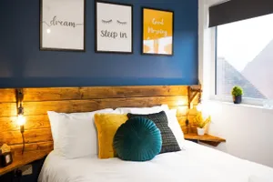 Image of 7 bedroom house ENSUITE Rooms, fully equipped kitchen, free WIFI, TVs in all rooms CITY CENTRE CLOSE TO A46 Inspire Homes
