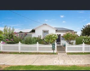 Image of Stylish Lake Albert Cottage, Wagga Wagga