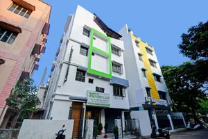 Image of Collection O Green Leaf Near Acropolis Mall