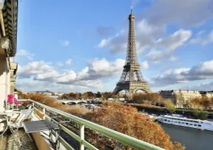 Image of B 1618 - Eiffel Tower breathtaking view