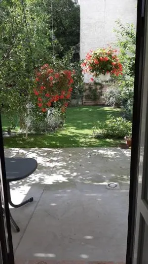 Image of Pia's Gardenview