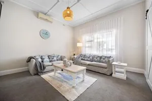 Image of Hamptons Bungalow at Semaphore - 3BR, Parking, BBQ