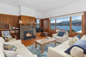 Image of Bellerive Bluff Magic - A Tranquil Panoramic Escape