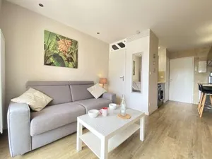 Image of Studio moderne avec balcon sud, parking privé, près avenue De Gaulle - 2 couchages à La Baule - FR-1-245-107