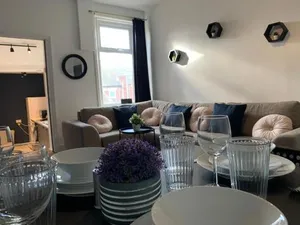 Image of Windsor 4 - Spacious beautiful 4 bdrm maisonette nr Ncle free wifi free parking