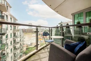 Image of Amazing Thames view apartment