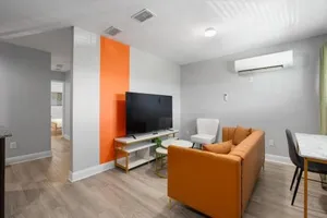 Image of Mins 2 Dwntown - Private Retreat - King Bed