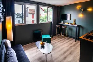Image of ONLOC - Le Romantique appart proche centre ville - Parking
