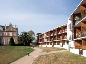 Image of Le Flamboyant du Fonserane - Climatisé