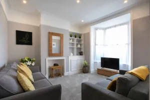 Image of Luxurious 4 Bed House sleeps 11, Parking/Garden
