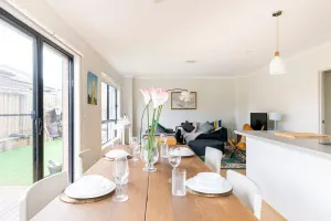 Image of head to great ocean road Tas M1  hospital Unis  8