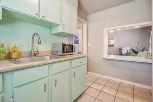 Image of Cozy & Comfy - Few blocks away from Plaza District