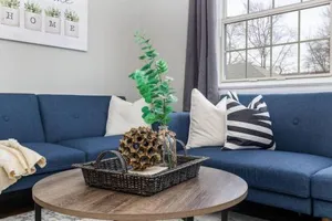 Image of Queen Bed Apt in West Hartford