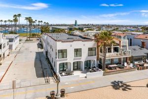 Image of 1628 West Oceanfront Oasis 3