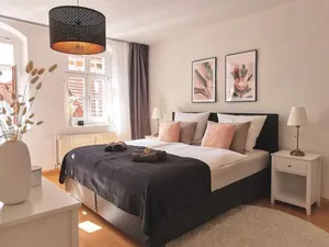 Image of Fynbos Apartments in der Altstadt, Frauenkirche, historisch, Parkplatz