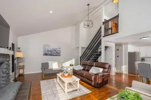 Image of Green Bay Cozy home, 3 bed rooms, 6 beds, 2 bath