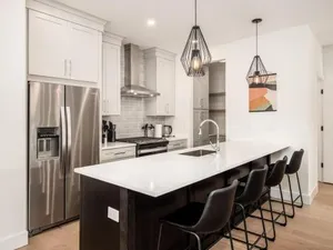 Image of Modern Luxury 4BR 3 5BA Oasis in Historic Old Town East PD