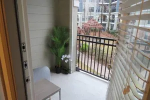 Image of Modern 1 BR w/ king bed near buckhead shops 7 min